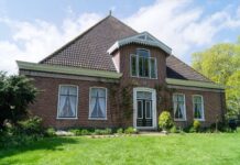 Provincie Noord-Holland zet zich in voor behoud stolpboerderijen